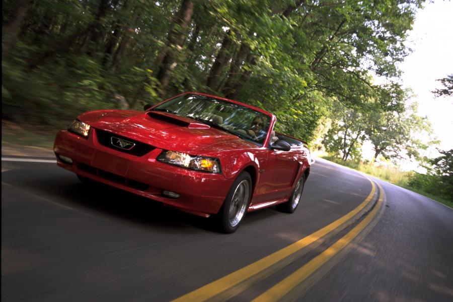  Ford Mustang GT Convertible 1999 года  (фото 62 из 74)